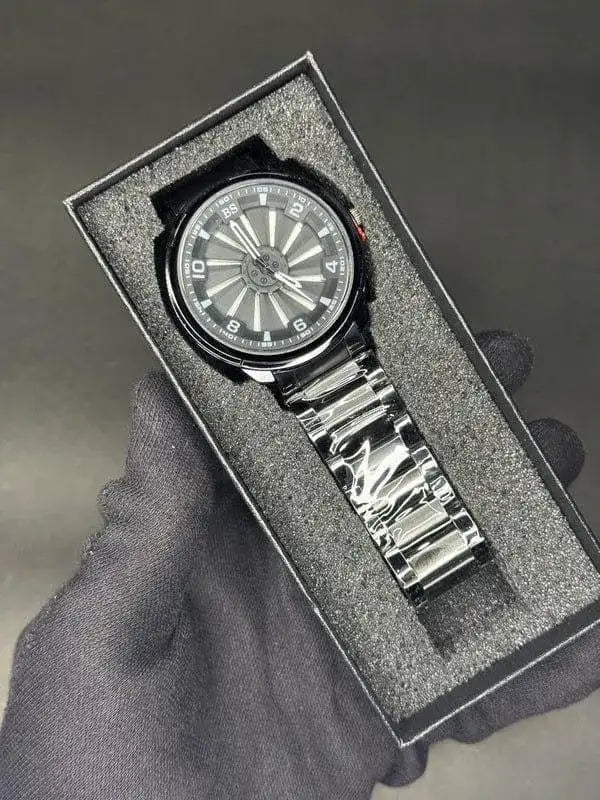 Men's Stainless Steel Chain Strap Watch - Luxury Red & Green Bezel Quartz Watch (White Dial) - Nexamart Pakistan (image 2)