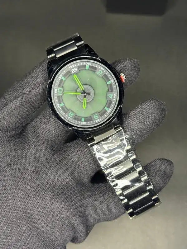 Men's Stainless Steel Chain Strap Watch - Luxury Red & Green Bezel Quartz Watch (White Dial) - Nexamart Pakistan (image 3)