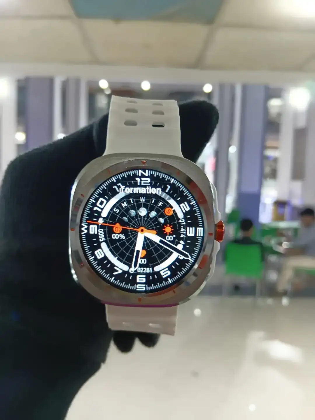 GT7 Ultra Smartwatch with Bluetooth Calling & Fitness Tracker – 1.52" HD Touch Display & Wireless Charging