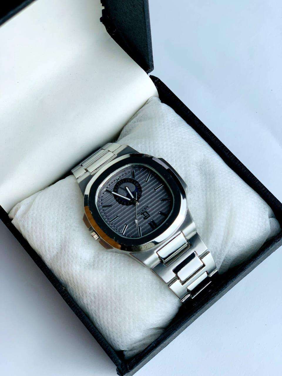 Men's Stainless Steel Analog Watch - Compact 30mm Black Dial Quartz Dress Watch (Silver) - Nexamart Pakistan (image 2)