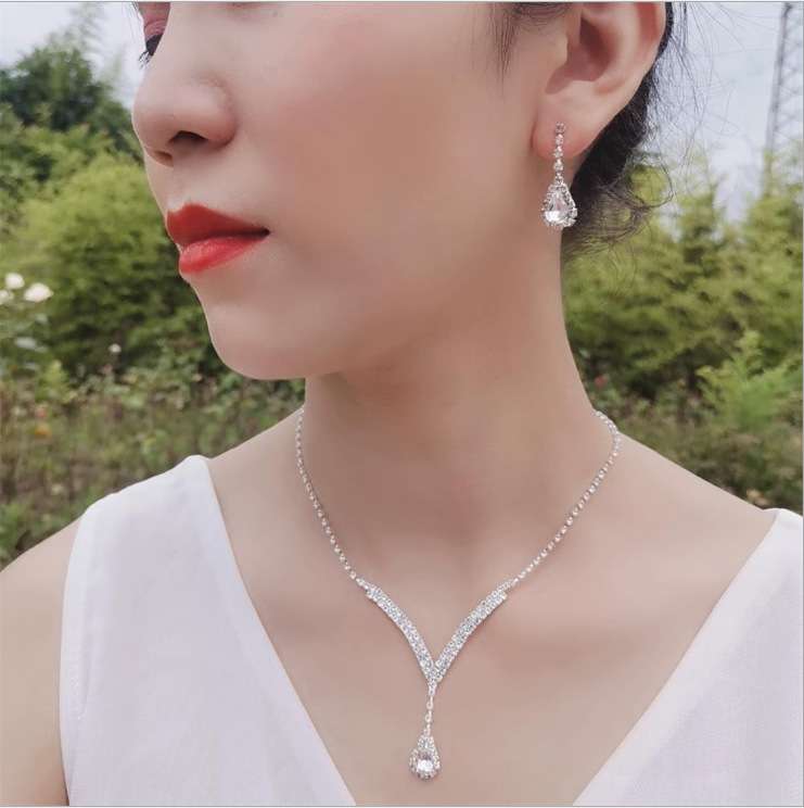 Diamond Water Drop Necklace & Earrings Set for Pakistani Women - Elegant Teardrop Zircon Jewelry Set - Nexamart Pakistan (image 3)